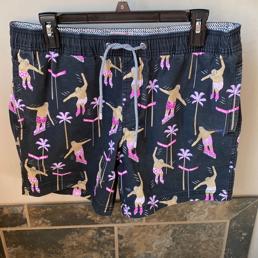 Party pants graphic shorts